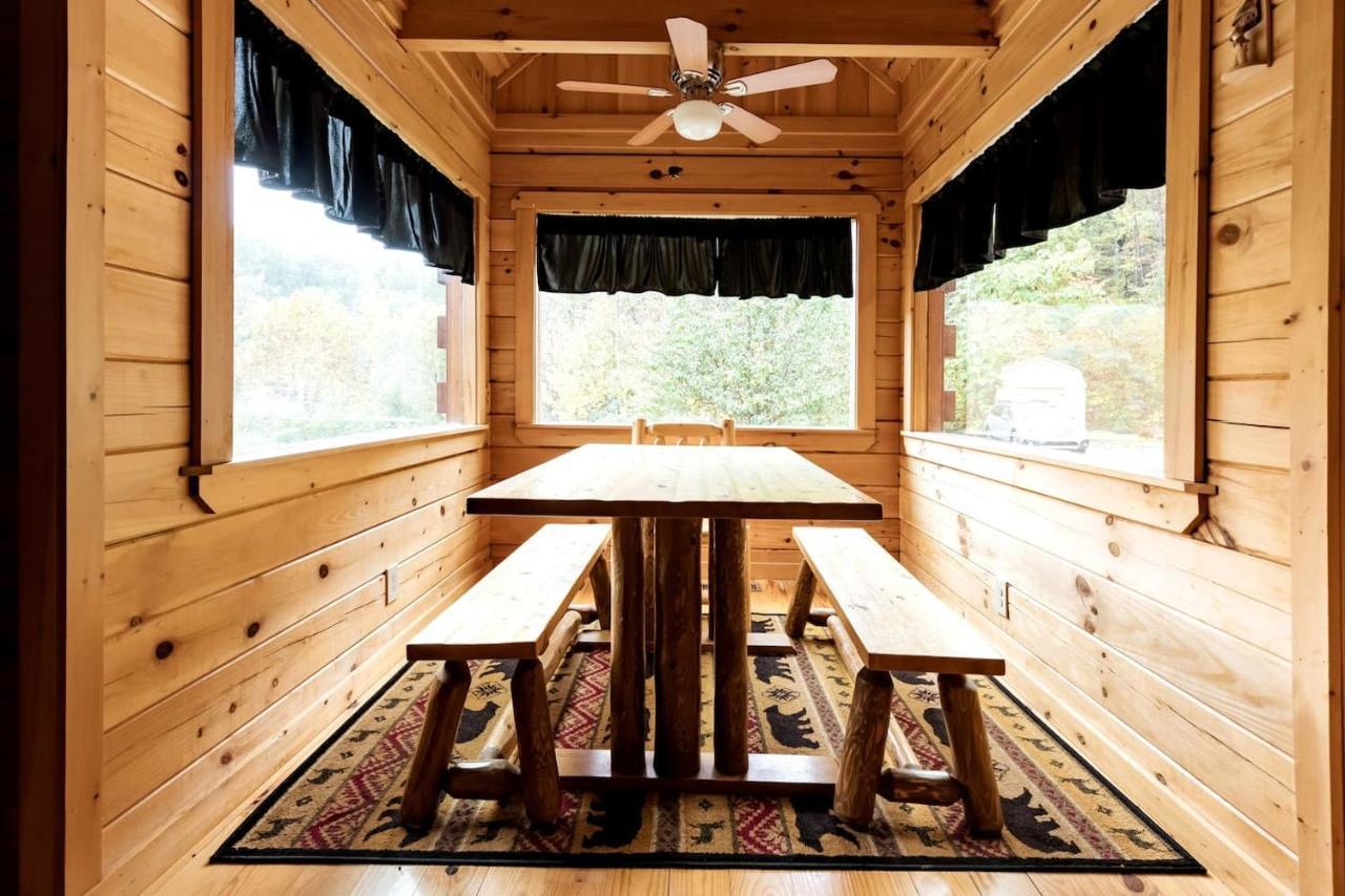 Smoky Mtn Hideaway - Cabin W/ Hot Tub & Pool Table Villa Sevierville Buitenkant foto