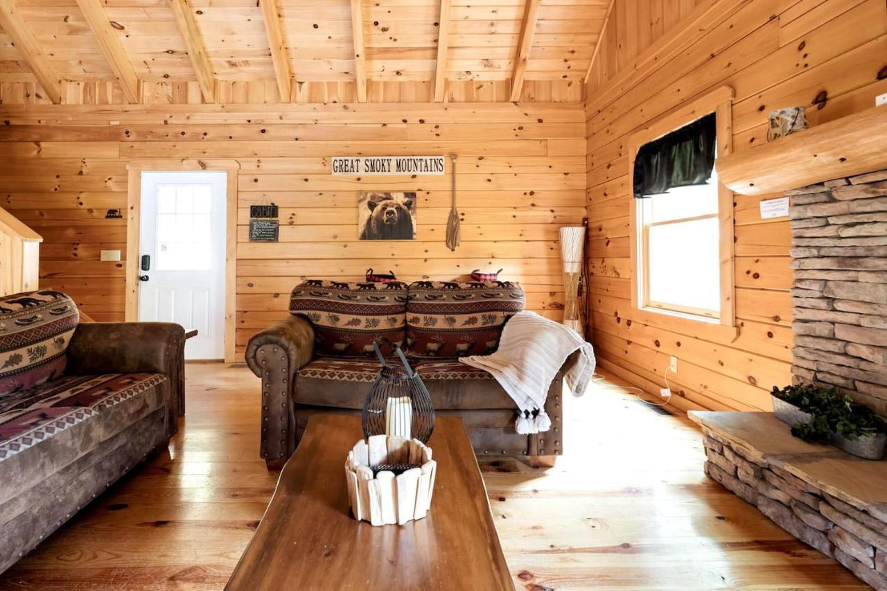 Smoky Mtn Hideaway - Cabin W/ Hot Tub & Pool Table Villa Sevierville Buitenkant foto