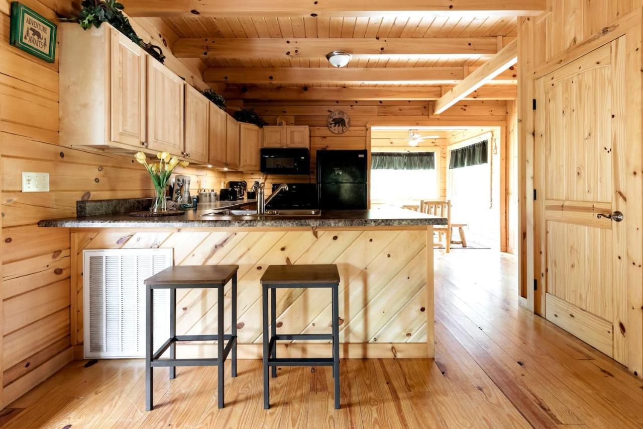 Smoky Mtn Hideaway - Cabin W/ Hot Tub & Pool Table Villa Sevierville Buitenkant foto